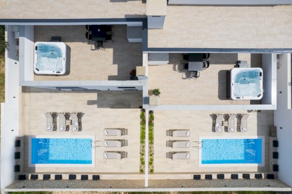 Villa Bellatrix 1 & 2