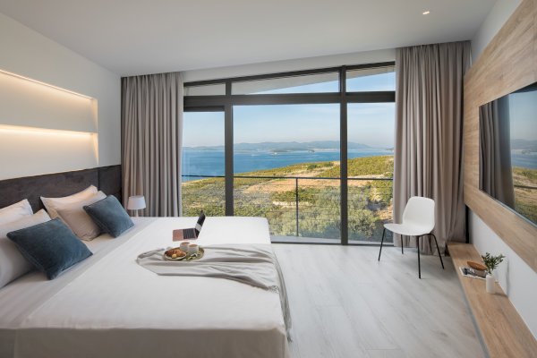 Villa Bevel House