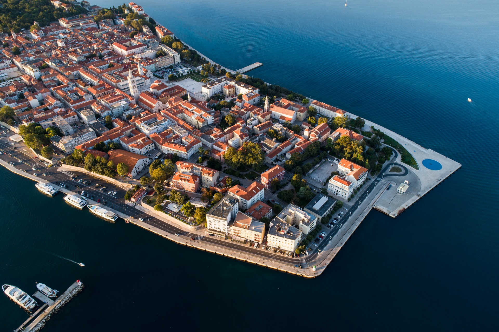 https://www.luxevillascollection.com/storage/u-222/2023/12/14/zadar-1702582841.jpg