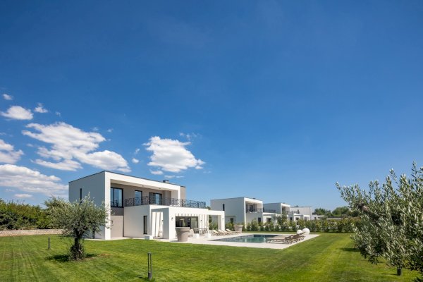 Villa Epic 8